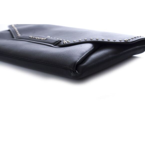 Givenchy Antigona studded leather clutch bag - Picture 4 of 6